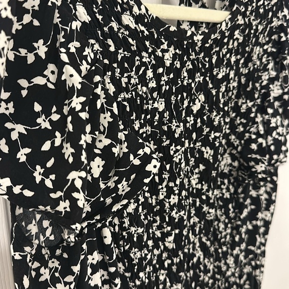 Old Navy Fit & Flare Flutter-Sleeve Tiered Smocked Midi Dress for Women - Picture 5 of 9